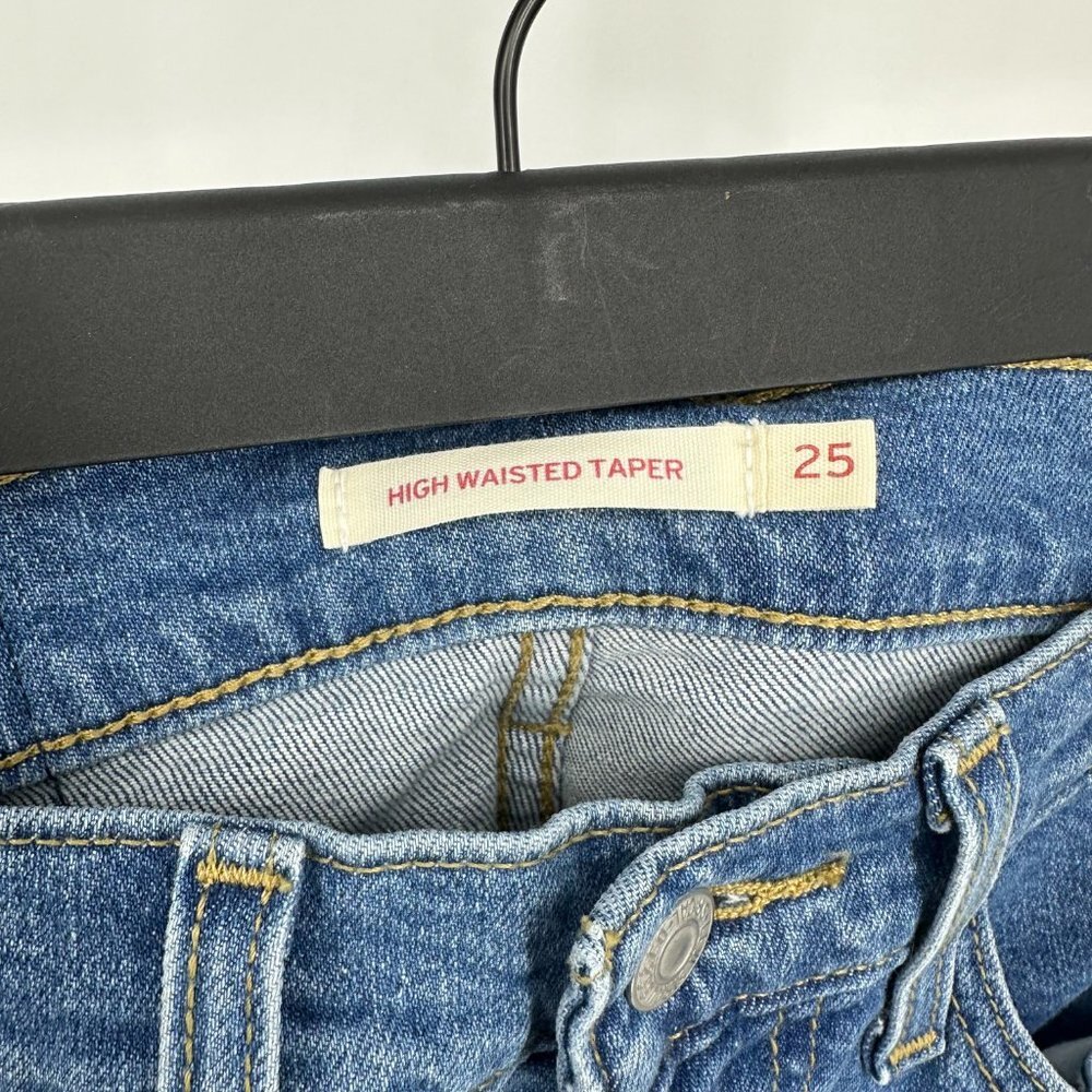 Levi's High Waisted Taper Mom Jeans Midwash Blue Size 25 - Picture 8 of 11